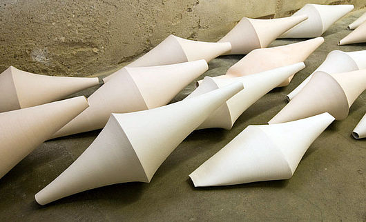 Claudia Klinkert, „ZOON POLITIKON“, Diplom, Plastik, Studienrichtung Keramik, 2007