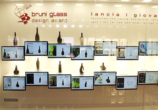 Bruni Glass realisierte von alle Finalentwürfen Plexiglas-Prototypen, welche zusammen mit den Panels auf der diesjährigen Weltausstellung EXPO in Mailand im "CIBUS è ITALIA" Pavillion von Juli bis Ende Oktober 2015 einem breiten Publikum gezeigt wurden