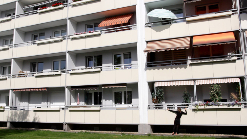 Lea Bruns, Fassadenlauf oder 385 Meter, 2014