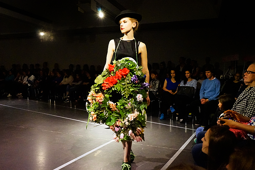 Modenschau "Da kann Chanel scheißen gehen". Foto: Sarah Pschorn