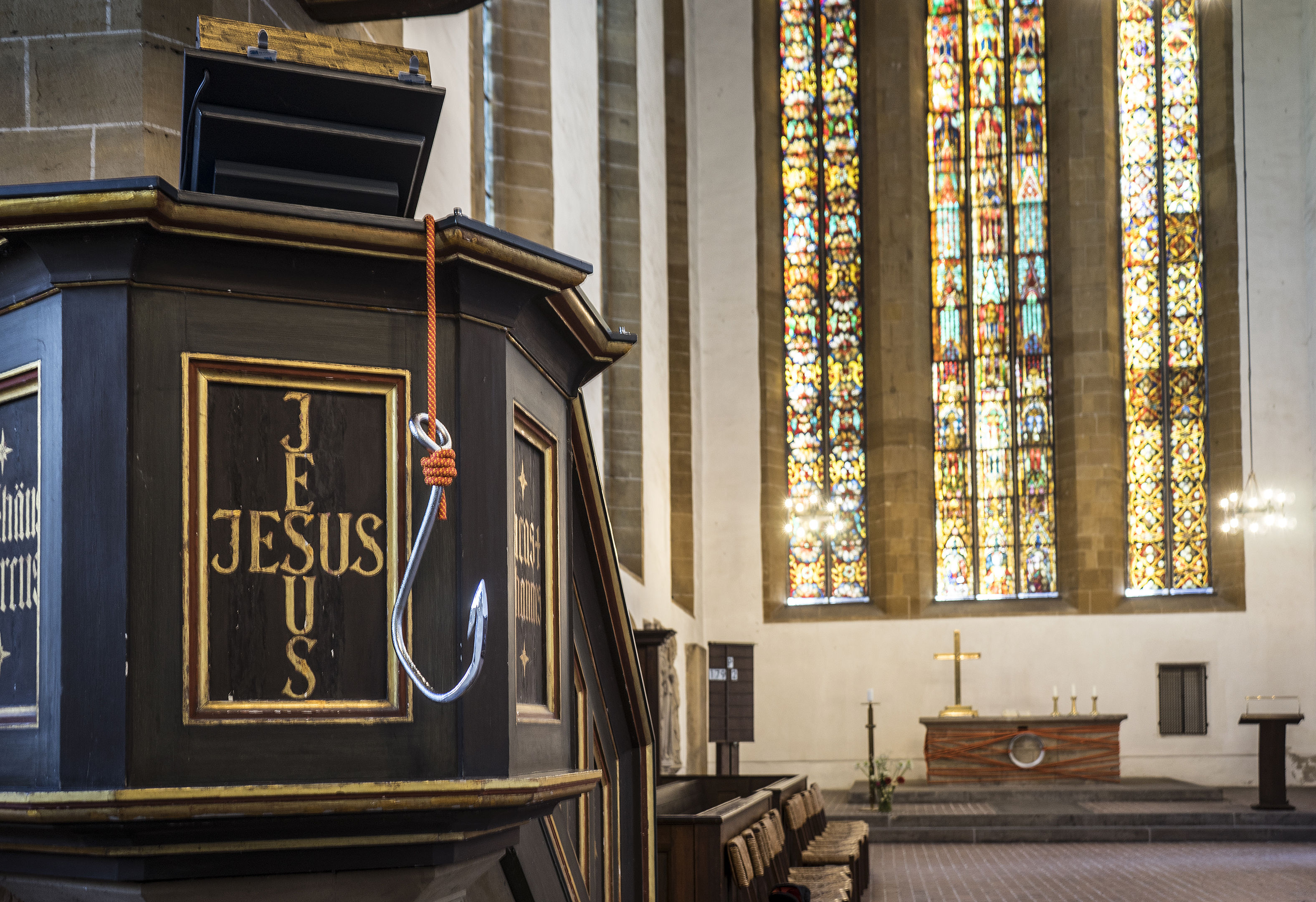 Seil+Ring+Haken, dreiteiliges rotes Parament für das Augustinerkloster Erfurt, 2018