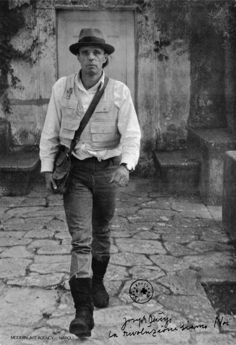 schreitender Joseph Beuys