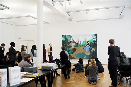 Aufbau der Auswahlausstellung des Cusanuswerks in der Galerie der Burg Giebichenstein Kunsthochschule Halle 2011, Foto: Sophia Kesting