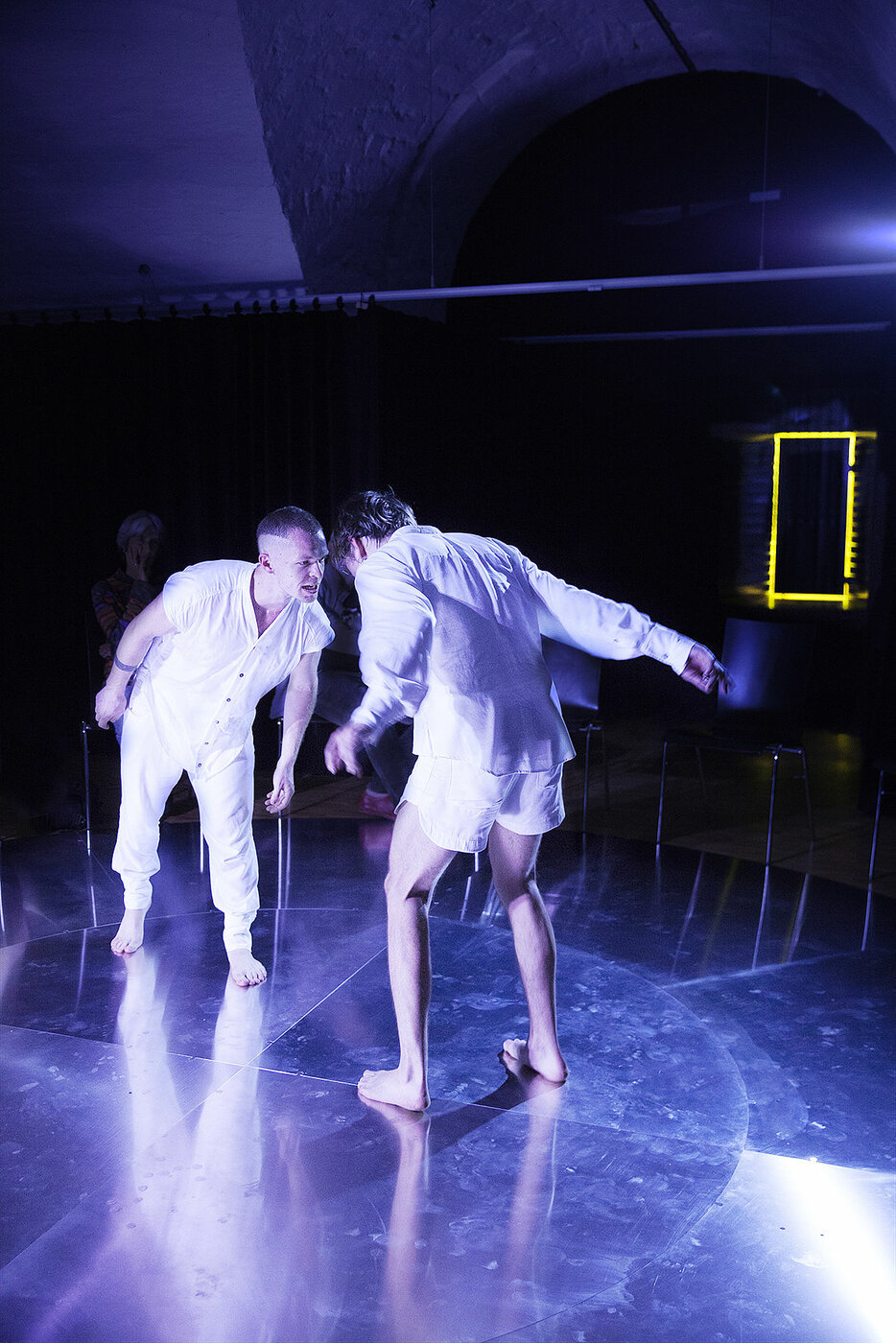 laughing matter - finite jest - Performance von Lukas Pfalzer und Thomas Brück