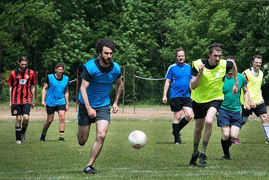 Fußball-Turnier "Individualität und Anpassung". Foto: Raisa Galofre
