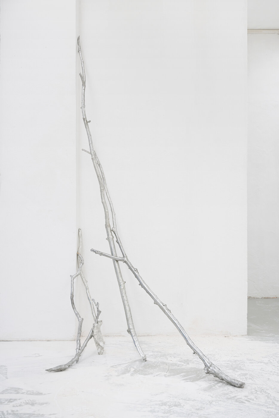 "It sifts from leaden sieves" von Jooyeon Shin