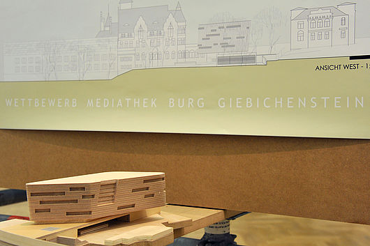 Ausstellung „Neubau BURG Mediathek“ in der Burg Galerie im Volkspark vom 18. Januar bis 5. Februar 2012. Foto: Udo W. Beier
