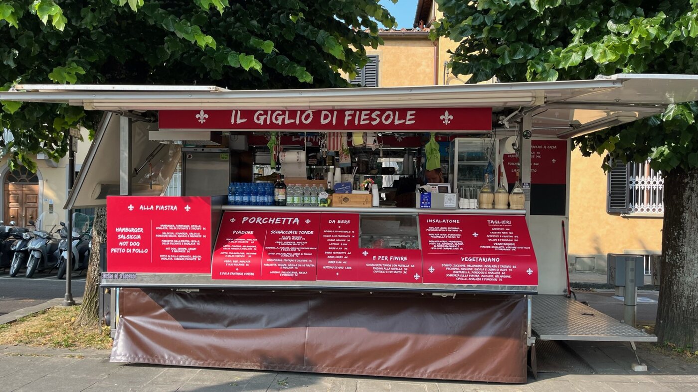 Mobiler Einkaufsstand in Italien