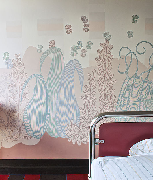 mütterzimmer, 2014, Wandmalerei mit Keim Design Lasur in den Mütterzimmern vom St. Elisabeth & St. Barbara Krankenhaus Halle (Saale), 10 Zimmer mit je 5 Metern Wandfläche   