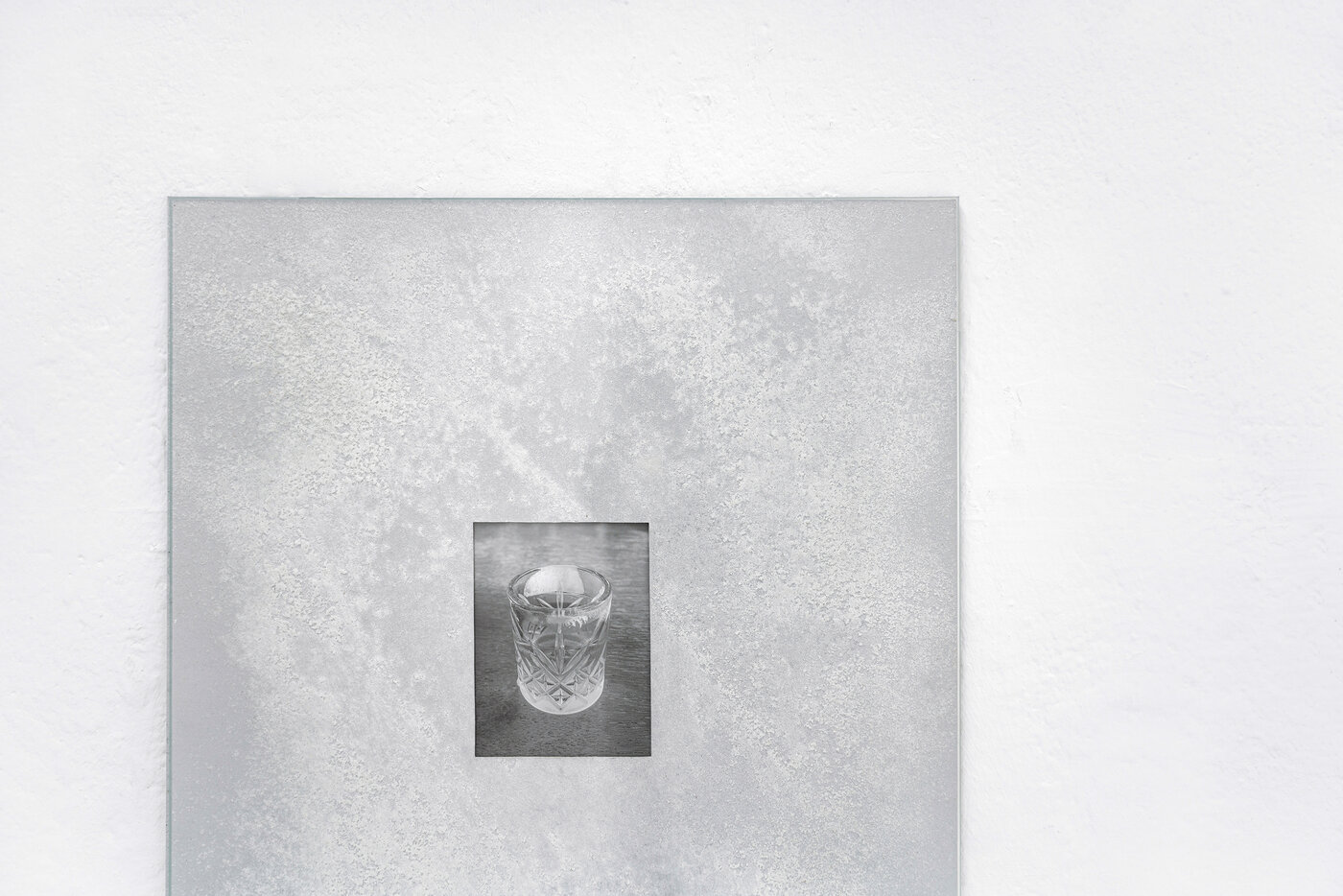 "It sifts from leaden sieves" von Jooyeon Shin