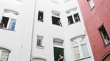 Die Plattform für Kunst und Vermittlung +Olearius zu Gast im ehemaligen Wohnhaus in der Oleariusstraße 9. Foto: Franziska Stübgen
