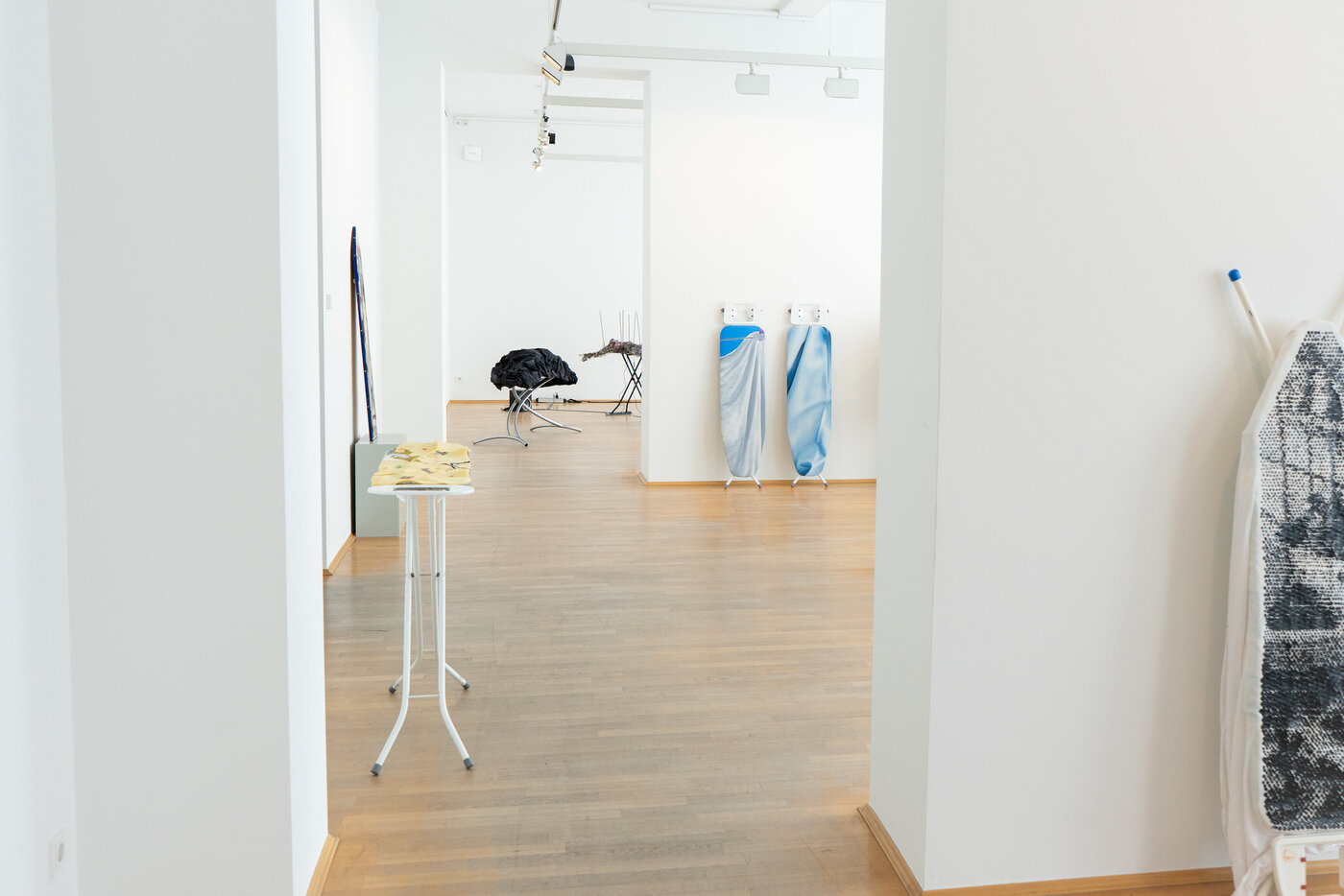 "IRONY" Ausstellung, April 2025, Foto: Linn Pusack