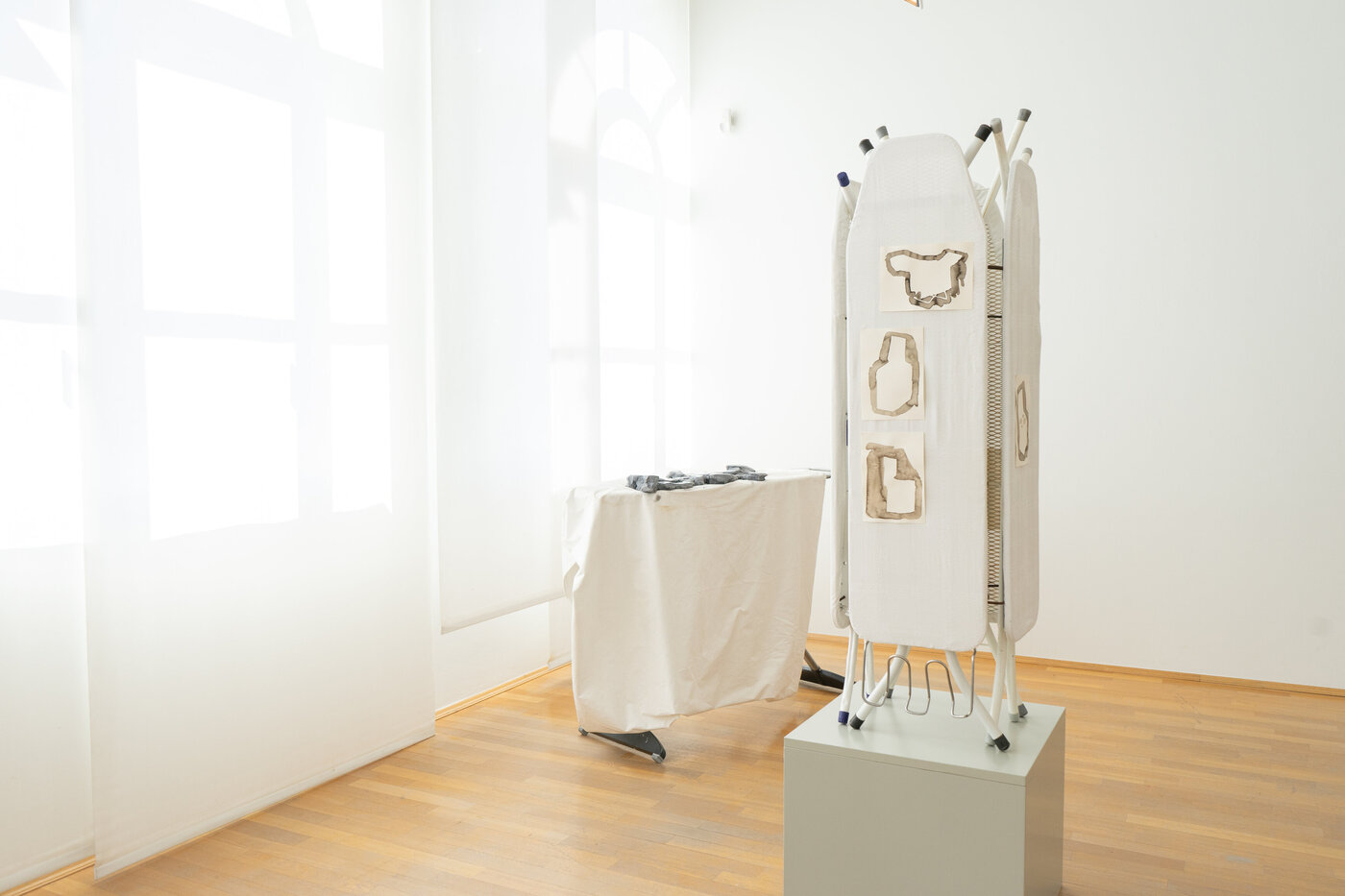 "IRONY" Ausstellung, April 2025, Foto: Linn Pusack