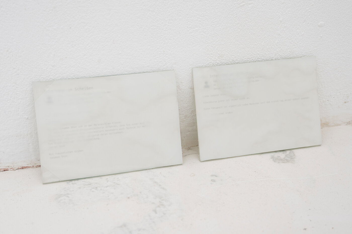"It sifts from leaden sieves" von Jooyeon Shin