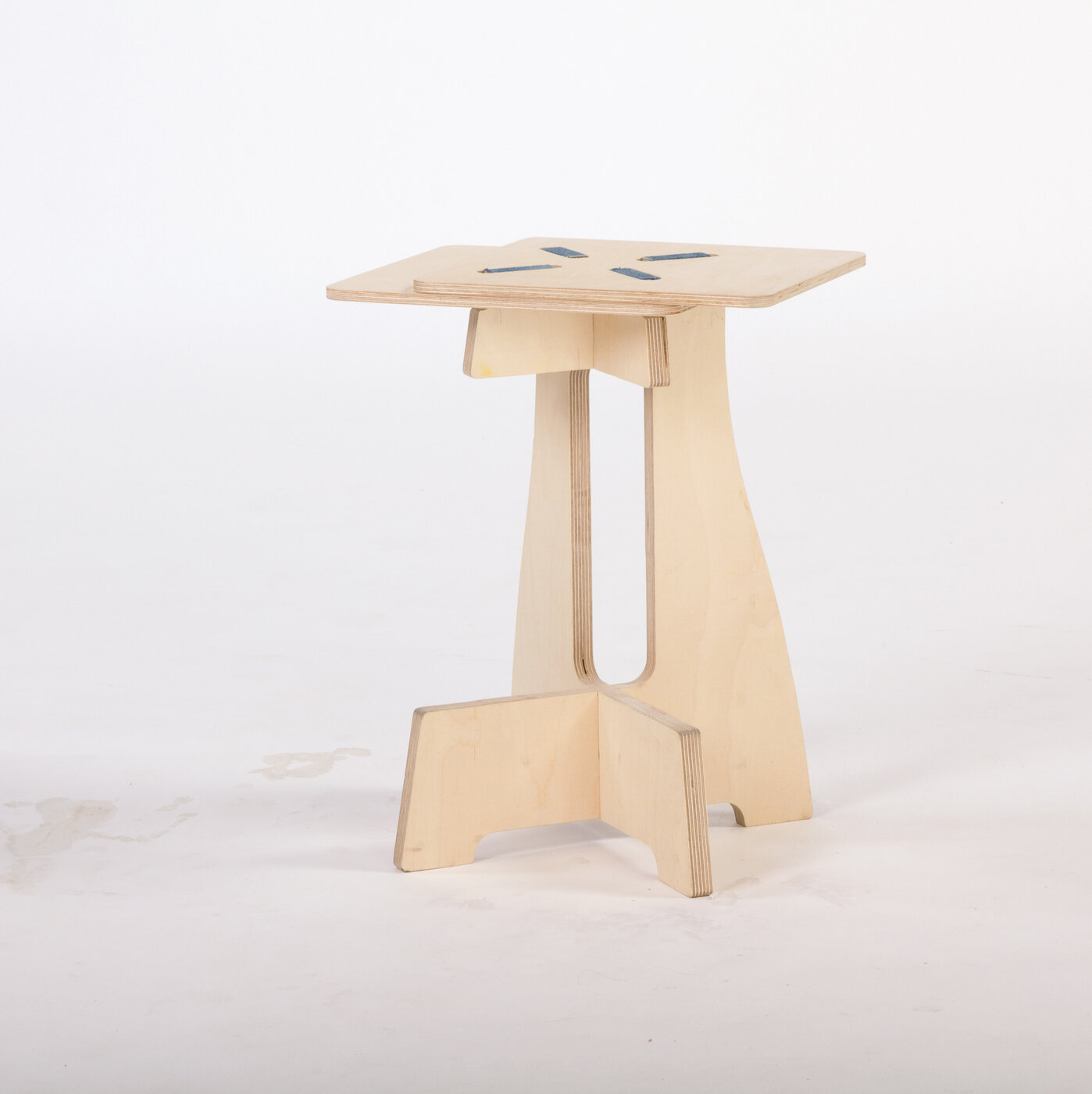 Hocker "Teeen"; Xiaobai Li; 2. Semester