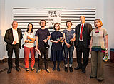 Preisverleihung zum Kunstpreis 2013 (v.l.n.r.) Prof. Axel Müller-Schöll, Nadine Adam, Claus Störmer, Frauke Jahr, Anne Baumann, Jan-Hinrich Suhr und Prof. Dr. Nike Bätzner. Foto: Matthias Ritzmann