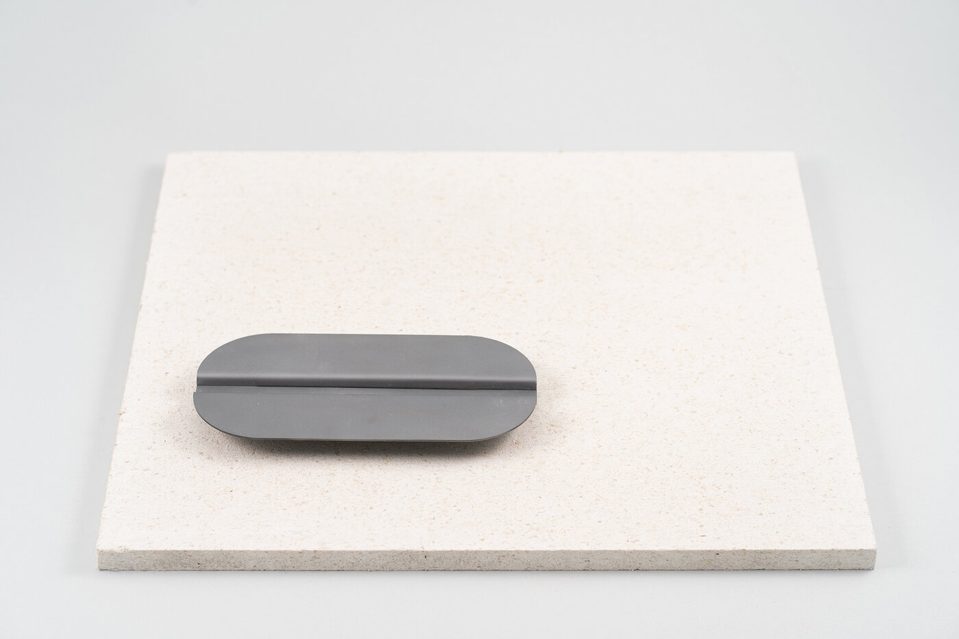 Verbindungselement, Prototyp eines Gips-Wiederverwertungssystems aus dem Projekt “Gips x Design” des Thüringer Innovationszentrums für Wertstoffe ThIWert in Nordhausen, Foto: Jana Luck
