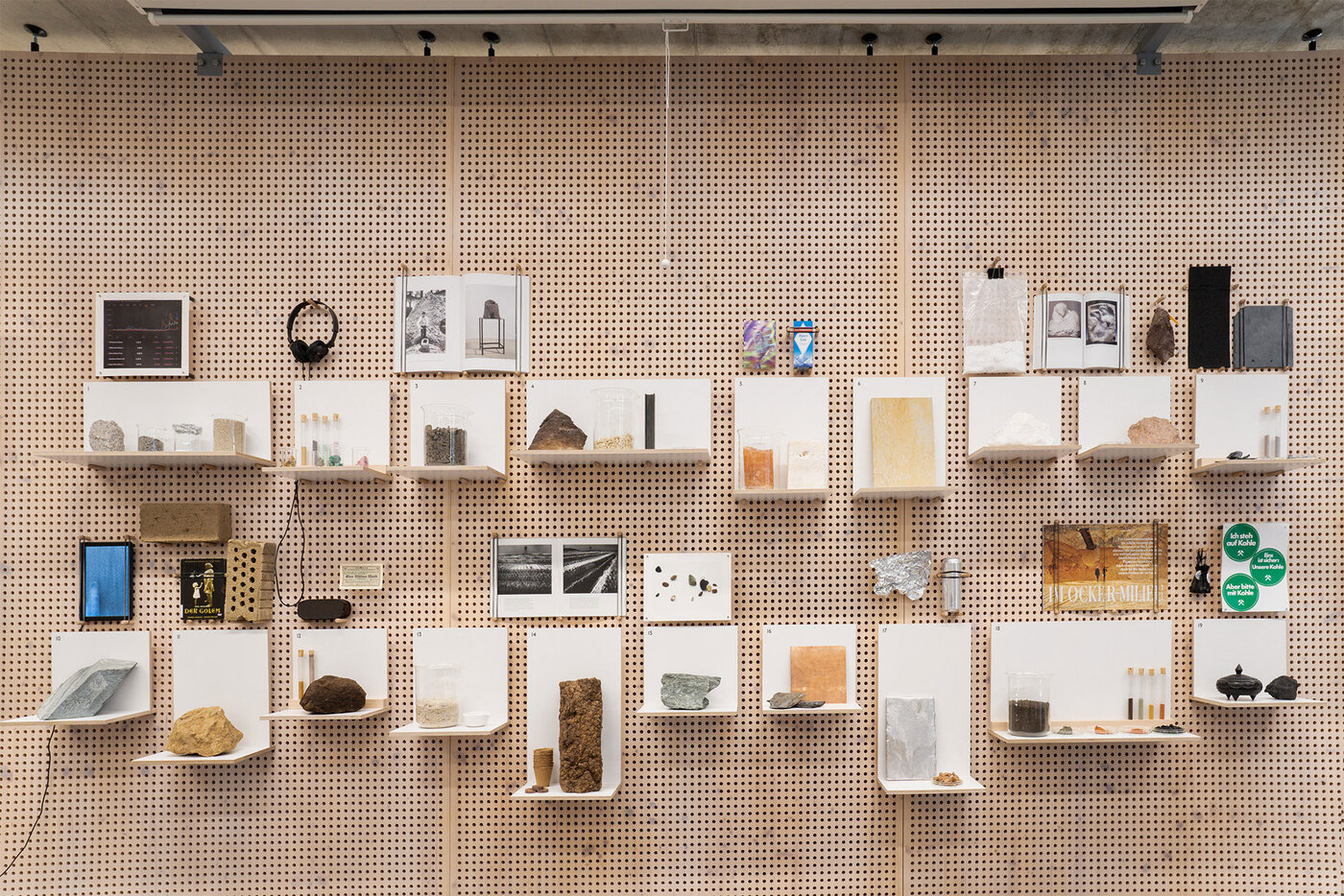 Bodengeschichten (BurgMaterial) in der Ausstellung Solum im SustainLab 2021, Foto: Jana Luck
