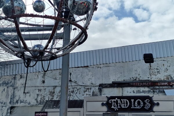 Eingang Station Endlos für Wokshop mit Studiengruppe