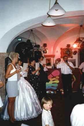Schaut auf die Hochzeitsseiten bei www.partydisko.de